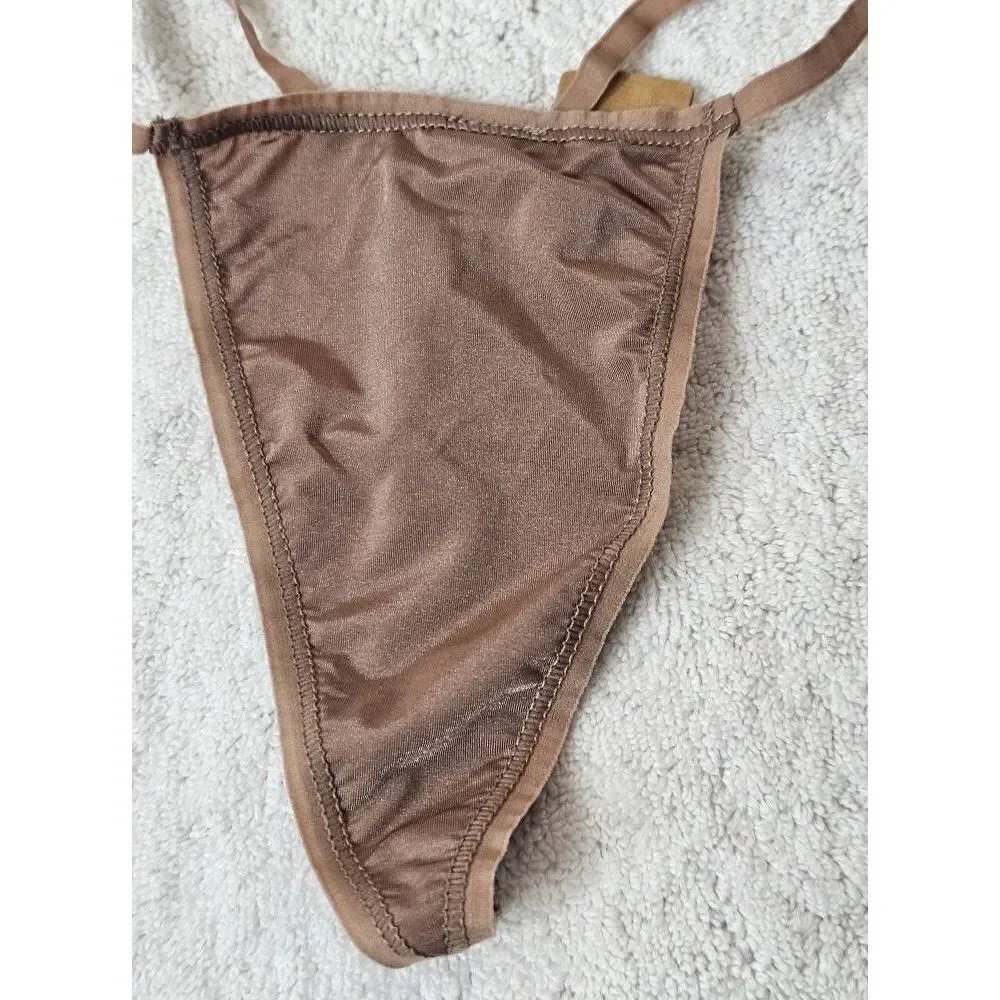 Skims string panty Nwt‎